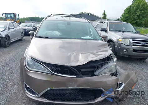 2017 Chrysler Pacifica Touring-L из США, поврежденный, VIN 2C4RC1BG6HR708284